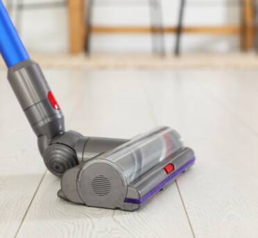 Cordless Upright Vacuums for Commercial Cleaning